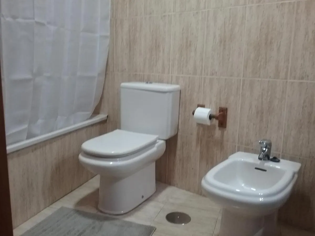 Apartamento en Primera Línea de Playa. Seis plazas. Estepona