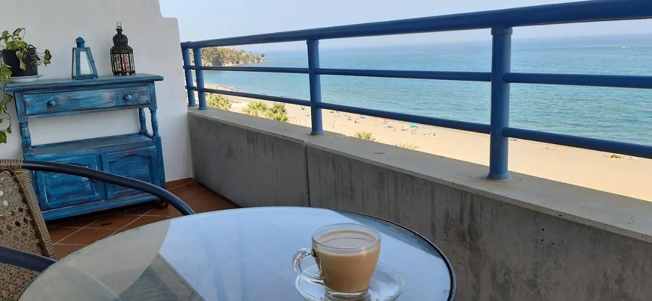 Apartamento en Primera Línea de Playa. Seis plazas. Estepona 0*,  España